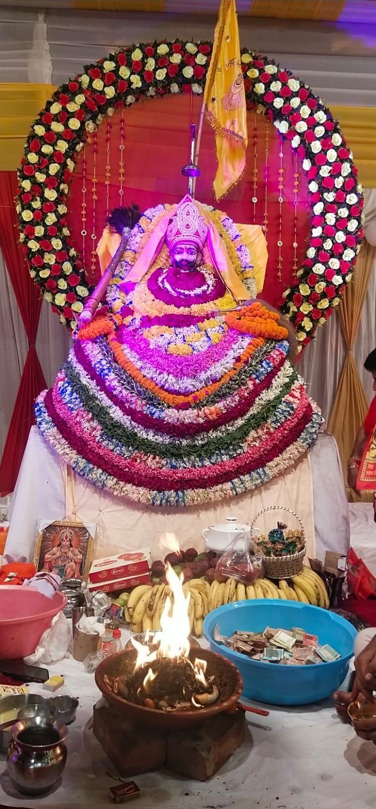 सजा हुआ खाटू श्याम का पंडाल। सजा हुआ खाटू श्याम का पंडाल।