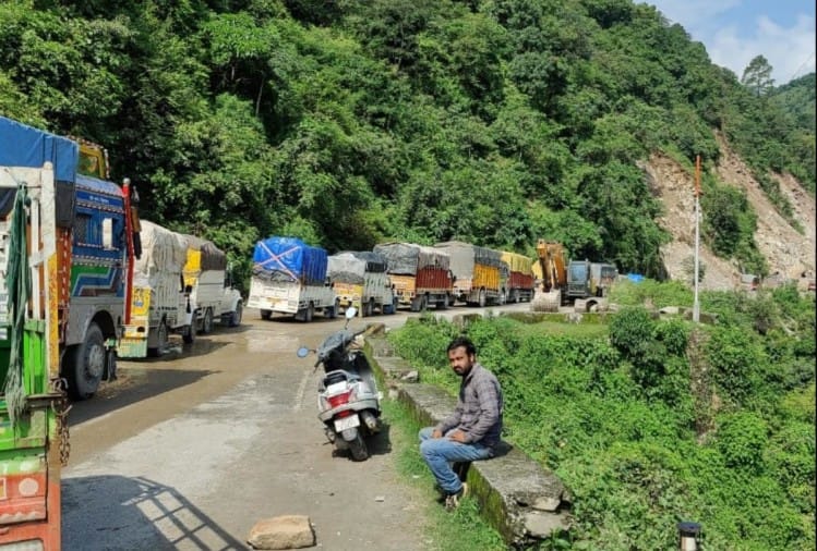 चंडीगढ़-मनाली नेशनल हाईवे 34 घंटे बाद हुआ बहाल