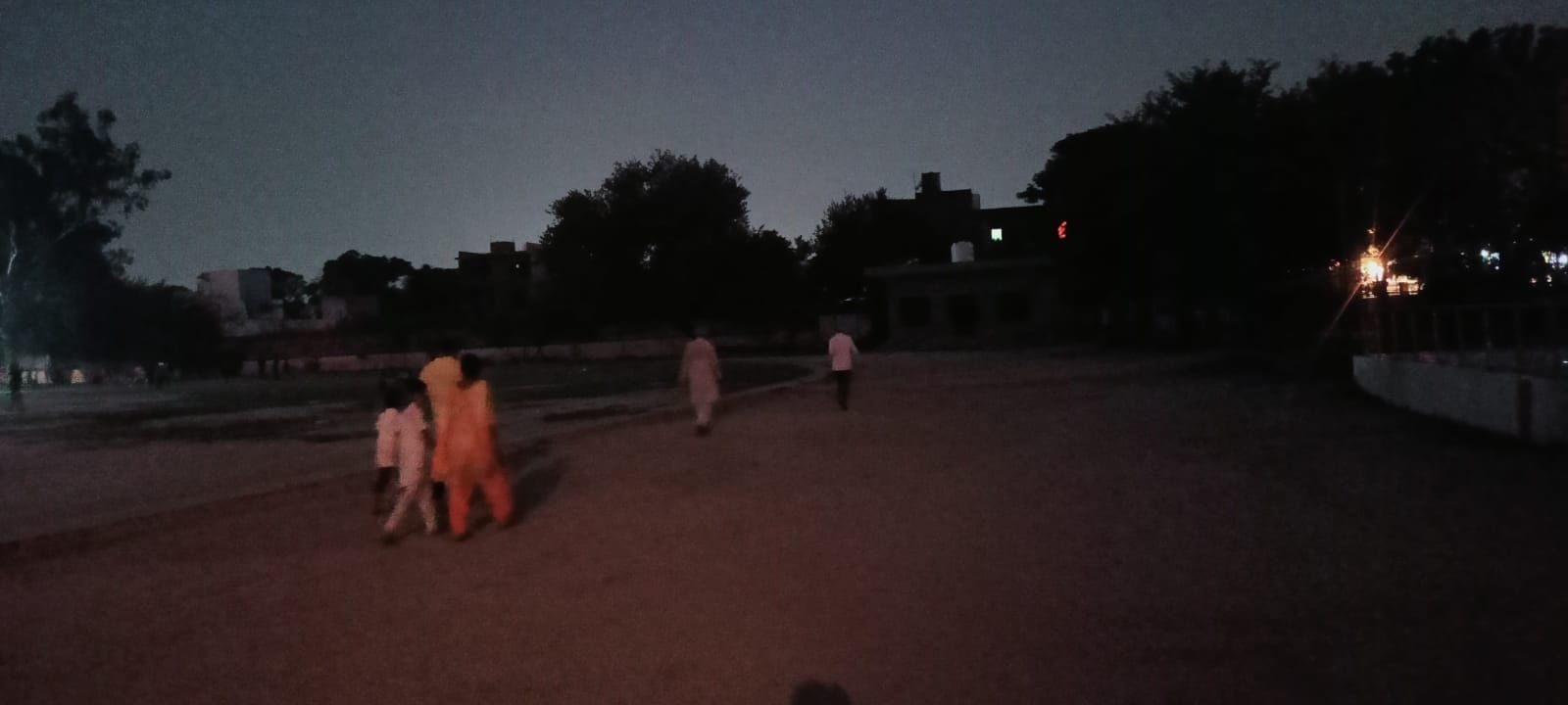पानीपत। पानीपत शिवाजी स्टेडियम में ग्राउंड में नही है लाइट, जिससे खिलाड़ियों को शाम के समय अभ्या? पानीपत। पानीपत शिवाजी स्टेडियम में ग्राउंड में नही है लाइट, जिससे खिलाड़ियों को शाम के समय अभ्या?