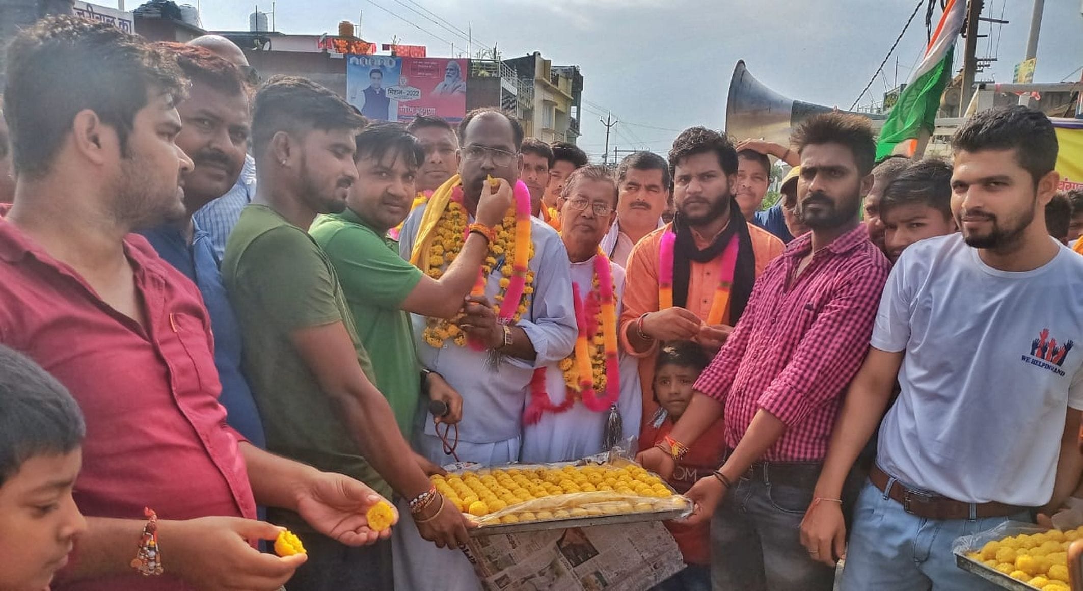 शक्तिफार्म में समाजसेवी रामचंद्र राय का स्वागत करते लोग। शक्तिफार्म में समाजसेवी रामचंद्र राय का स्वागत करते लोग।