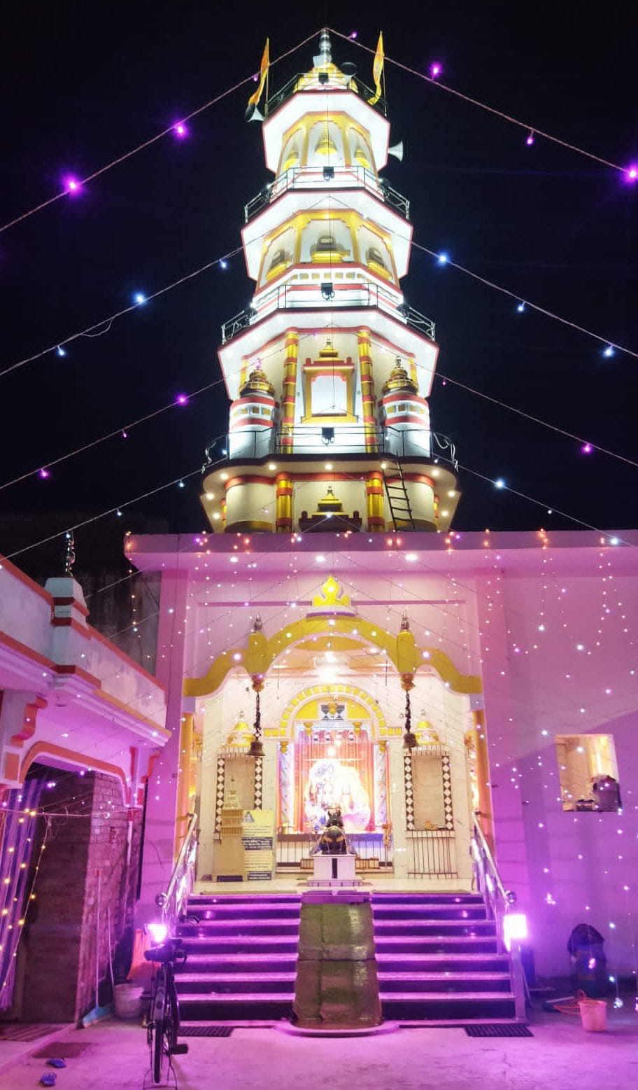 दिल्ली रोड़ स्थित जन्माष्टमी पर सजा गणेश शिव मन्दिर दिल्ली रोड़ स्थित जन्माष्टमी पर सजा गणेश शिव मन्दिर
