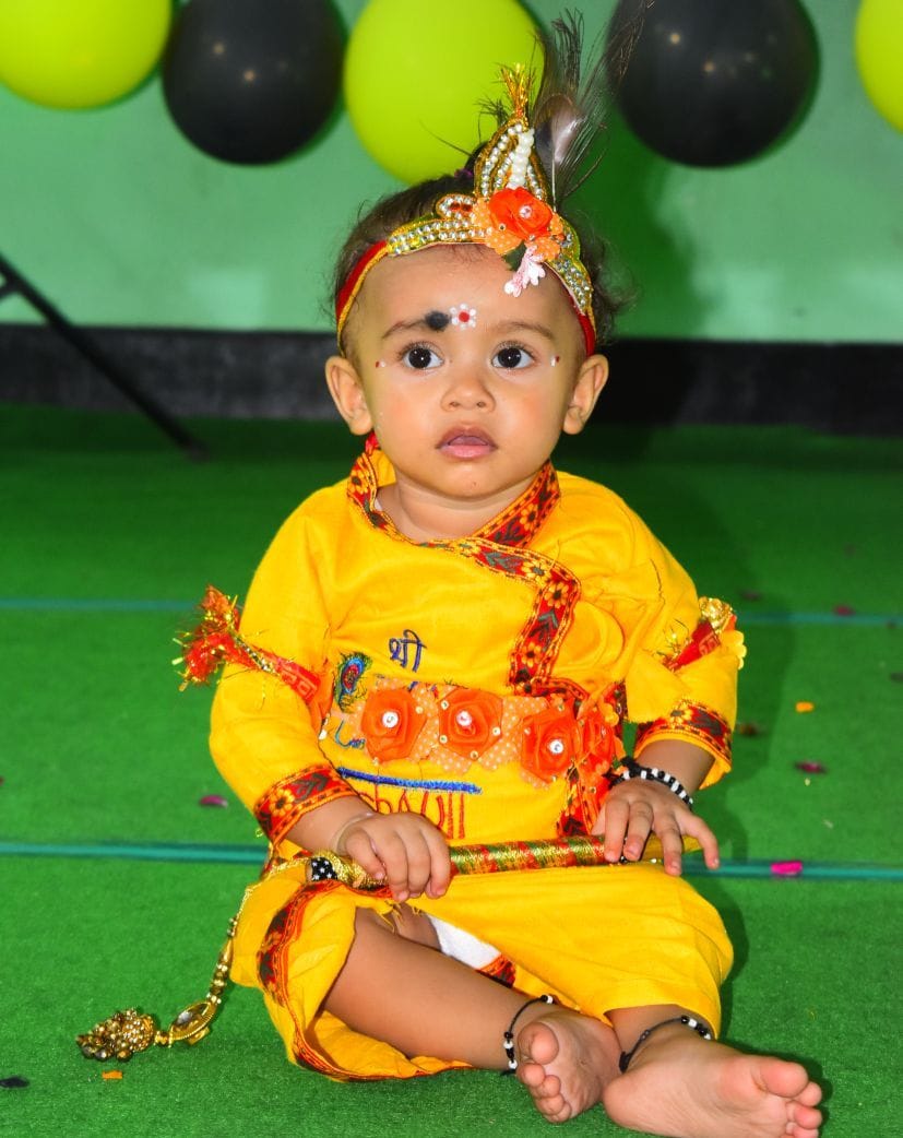 रुद्रपुर स्थित पुलिस लाइन में हुए कार्यक्रम में नन्हा कृष्ण। रुद्रपुर स्थित पुलिस लाइन में हुए कार्यक्रम में नन्हा कृष्ण।