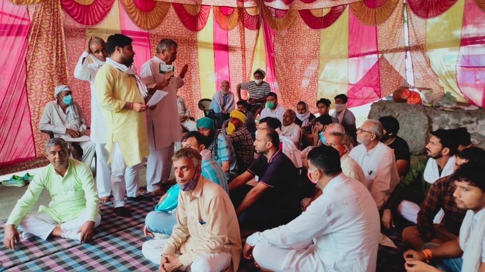 पानीपत। पानीपत टेल टैक्स पर किसानों को संबोधित करते हुए जिला प्रधान सुधीर जाखड़। पानीपत। पानीपत टेल टैक्स पर किसानों को संबोधित करते हुए जिला प्रधान सुधीर जाखड़।