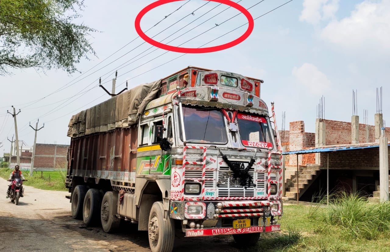 Truck caught fire due to high tension electric wire, two scorched