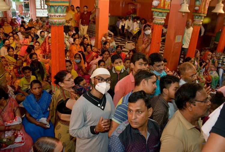 श्री बड़ा गणेश मंदिर में उमड़ी श्रृद्धालुओं की भीड़।