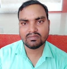 नजीबाबाद - शिक्षक अभिनव मौर्य।