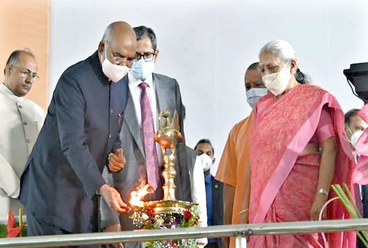 Prayagraj News :  हाईकोर्ट के कार्यक्रम में राष्ट्रपति रामनाथ कोविंद और राज्यपाल आनंदीबेन पटेल।