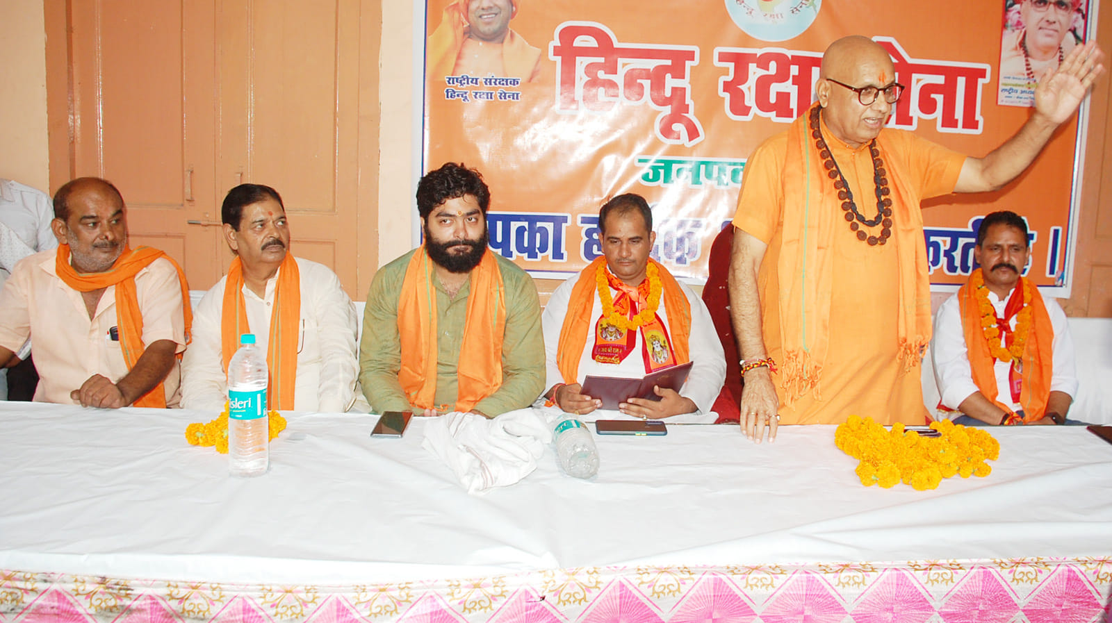 शामली में हिन्दू रक्षा सेना के कार्यक्रम में बोलते स्वामी प्रबोधानंद गिरी जी महाराज शामली में हिन्दू रक्षा सेना के कार्यक्रम में बोलते स्वामी प्रबोधानंद गिरी जी महाराज