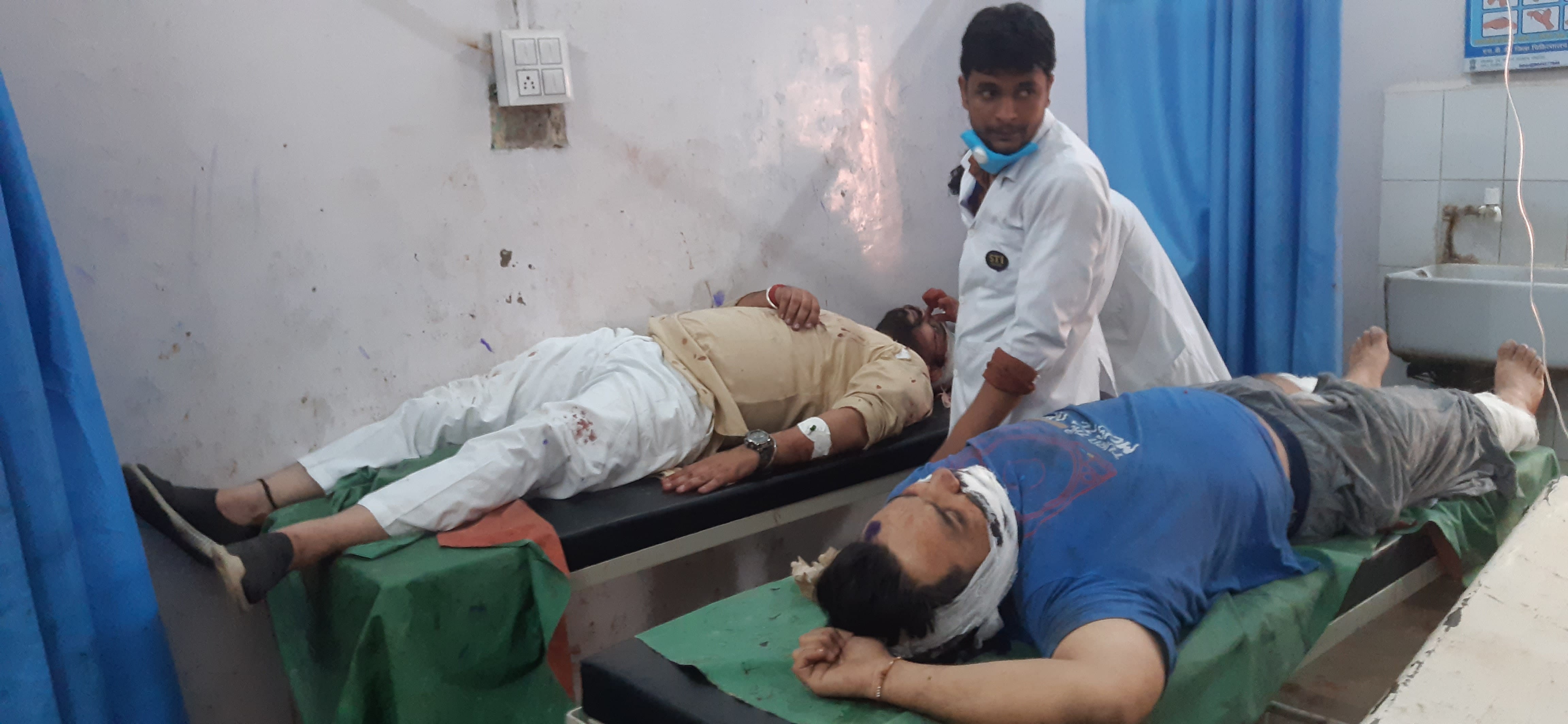 सहारनपुर बाईपास पर दुर्घटना में घायल लोग