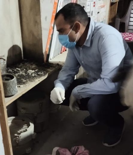 चौसाना में पुलिस चौकी के सामने  इलेक्ट्रोनिक्स की दुकान में  अज्ञात पार्सल में विस्फोट  होने के ब?