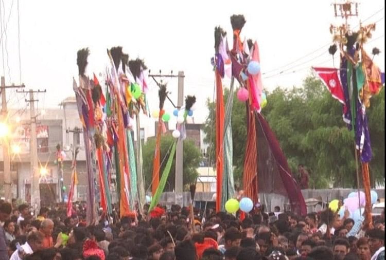 Gogaji Fair Luni Rajasthan, Orang Mengalahkan Diri Sendiri Dengan Rantai Untuk Menyenangkan Tuhan