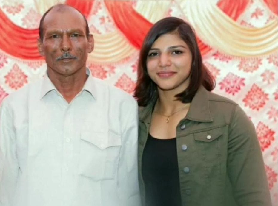 पानीपत। निशा दहिया अपने पिता के साथ। पानीपत। निशा दहिया अपने पिता के साथ।