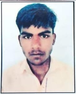 सड़क हादसे में मृतक रामवीर का फाइल फोटो सड़क हादसे में मृतक रामवीर का फाइल फोटो