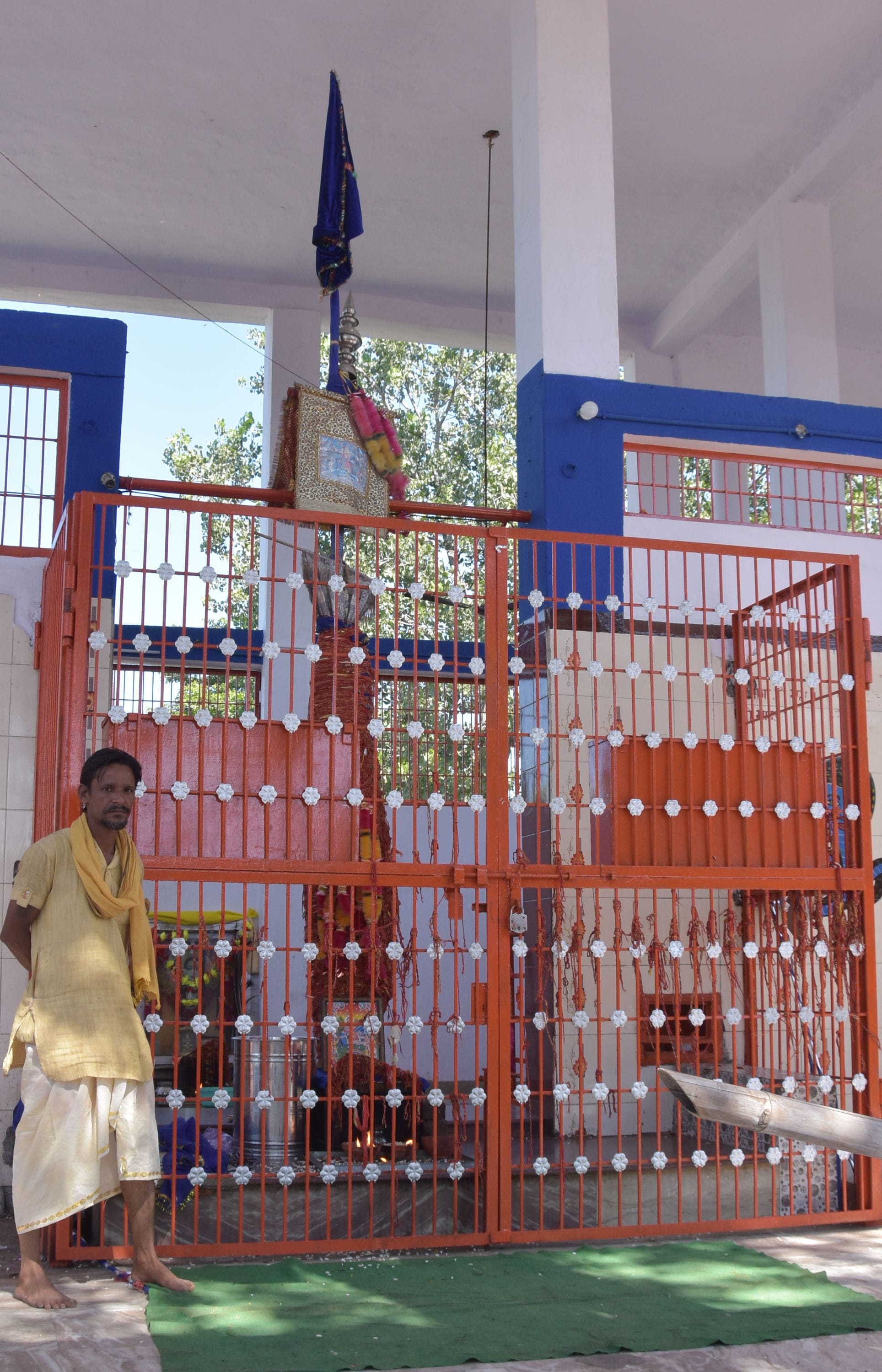 गोग्घा म्हाड़ी पर लगा प्रशासन का ताला गोग्घा म्हाड़ी पर लगा प्रशासन का ताला