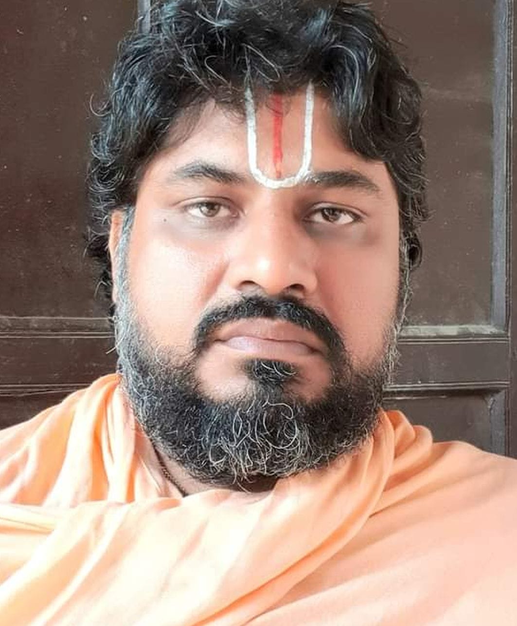 महंत विवेक आचारी