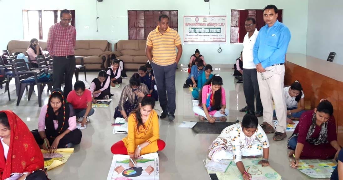 ेहरू महाविधालय में प्रतियोगिता में भाग लेती छात्राऐं ेहरू महाविधालय में प्रतियोगिता में भाग लेती छात्राऐं