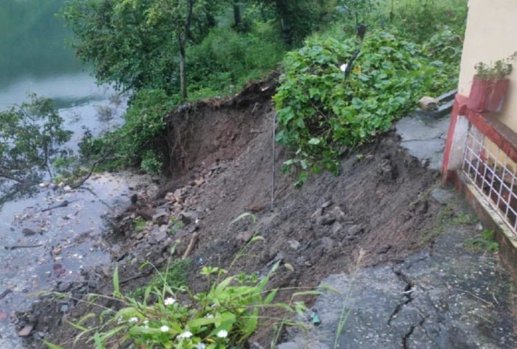 टिहरी झील का जलस्तर बढ़ने से खतरे में आए घर