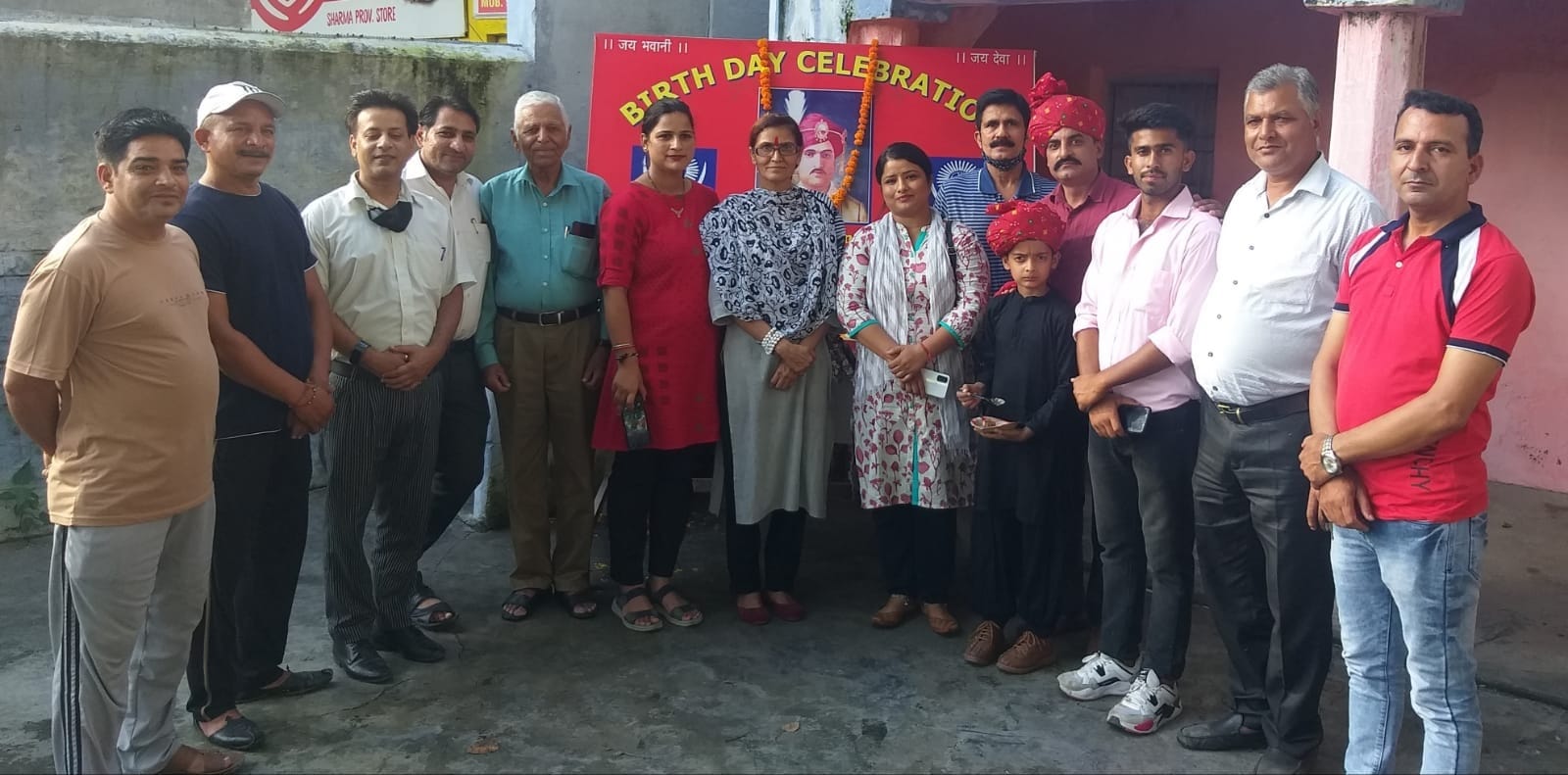 महाराजा हरि सिंह के जन्मोत्सव कार्यक्रम में उपस्थित श्री राजपूत करणी सेना की कठुआ इकाई के सदस्य, महाराजा हरि सिंह के जन्मोत्सव कार्यक्रम में उपस्थित श्री राजपूत करणी सेना की कठुआ इकाई के सदस्य,