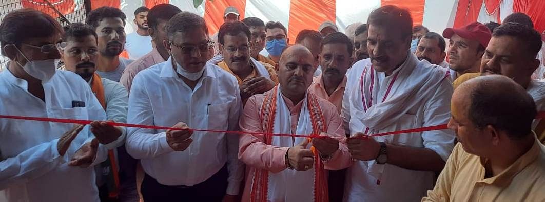 बुढ़ाना में कस्बे की सीएसची पर रीबन काटकर विधायक ने किया ऑक्सीजन प्लांट का लोकार्पण। बुढ़ाना में कस्बे की सीएसची पर रीबन काटकर विधायक ने किया ऑक्सीजन प्लांट का लोकार्पण।
