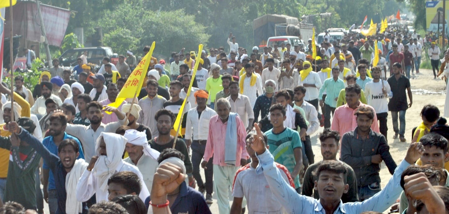 शामली कलेक्ट्रेट में ज्ञापन देने के लिये जाते कश्यप समाज के लोग शामली कलेक्ट्रेट में ज्ञापन देने के लिये जाते कश्यप समाज के लोग