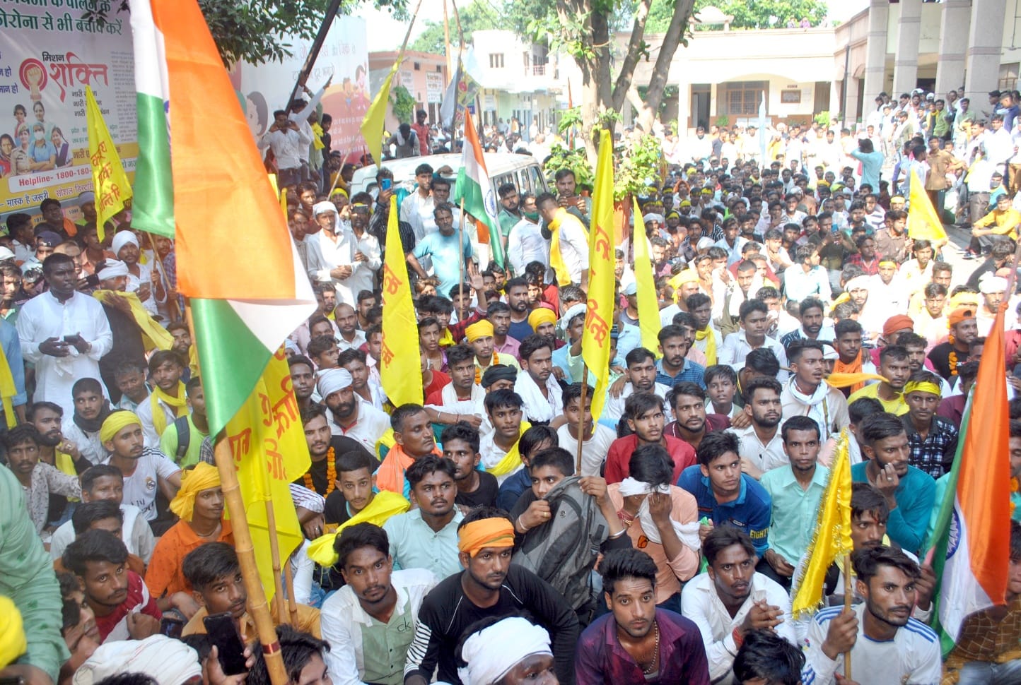 शामली कलेक्ट्रेट में धरना प्रदर्शन करते कश्यप समाज शामली कलेक्ट्रेट में धरना प्रदर्शन करते कश्यप समाज
