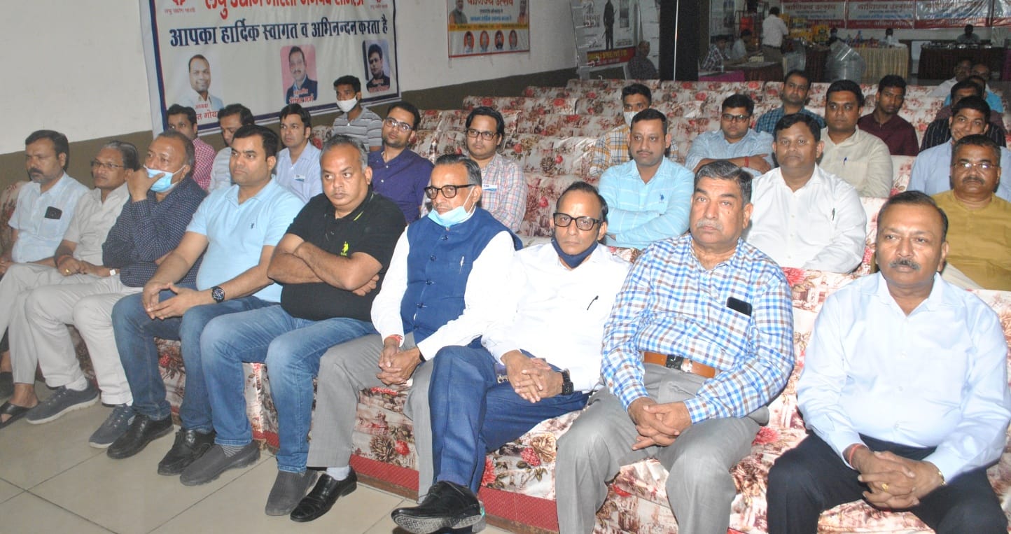 शामली दिल्ली रोड पर आयोजित कार्यक्रम में  भाग लेते उद्यमी