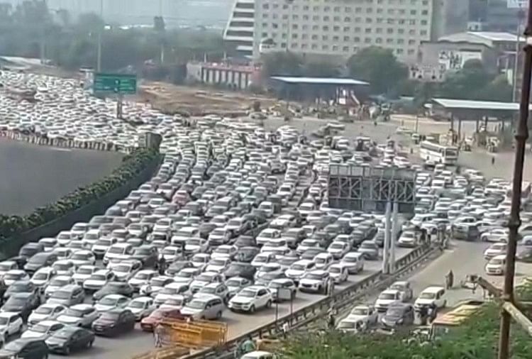 भारत बंद के चलते दिल्ली गुरुग्राम बॉर्डर पर लगा जाम