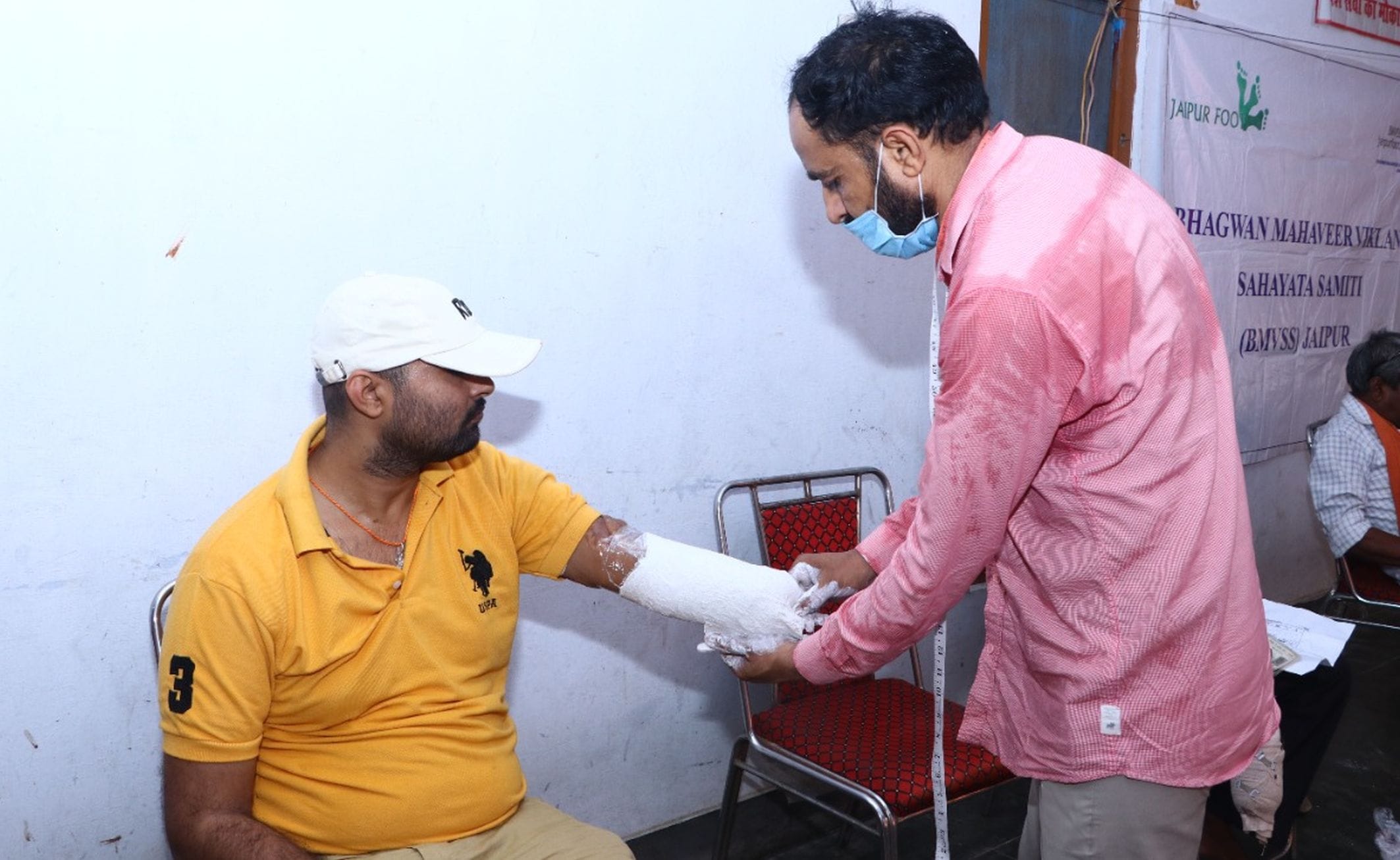 अयोध्या-कारसेवकपुरम में अशोक सिंघल के जयंती के अवसर पर निशुल्क कृत्रिम अंग प्रत्यारोण एवं सहायत अयोध्या-कारसेवकपुरम में अशोक सिंघल के जयंती के अवसर पर निशुल्क कृत्रिम अंग प्रत्यारोण एवं सहायत