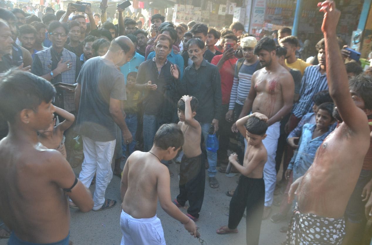 चेहल्लुम पर इमामबाड़ा से निकला मातम का जुलूस। संवाद