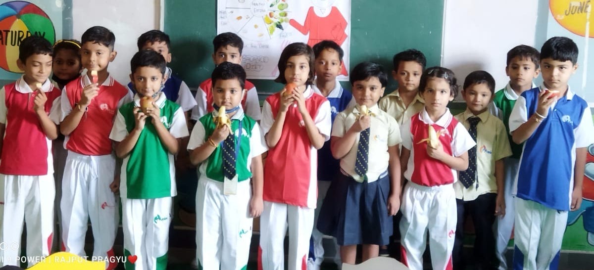 शामली मैपल्स एकेडमी में आयोजित कार्यक्रम में भाग लेते छात्र छात्राएं शामली मैपल्स एकेडमी में आयोजित कार्यक्रम में भाग लेते छात्र छात्राएं