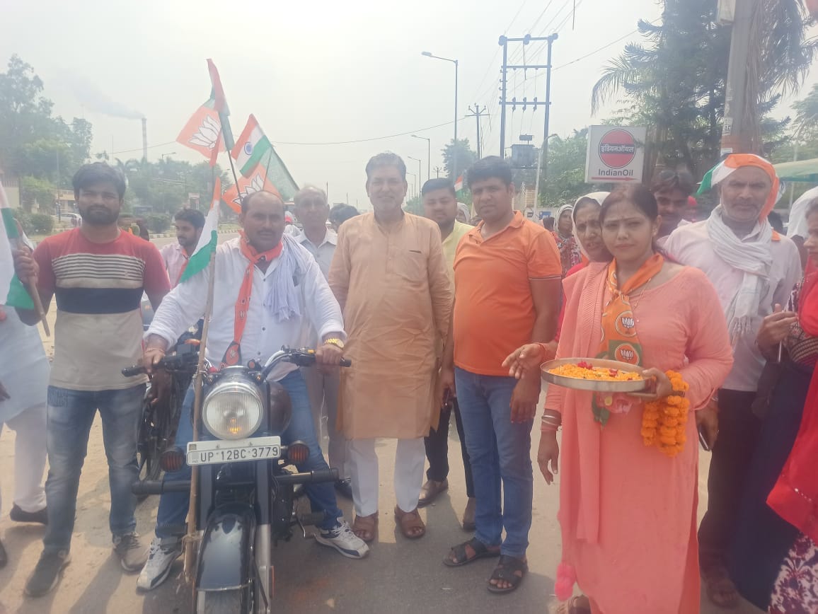 मंसूरपुर में गांधी जयंती पर पदयात्रा निकाली।