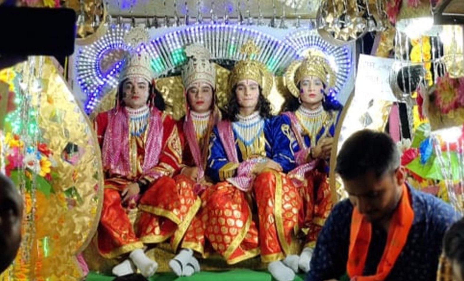 कायमगंज में निकली बरात में शामिल भगवान राम की झांकी। संवाद कायमगंज में निकली बरात में शामिल भगवान राम की झांकी। संवाद