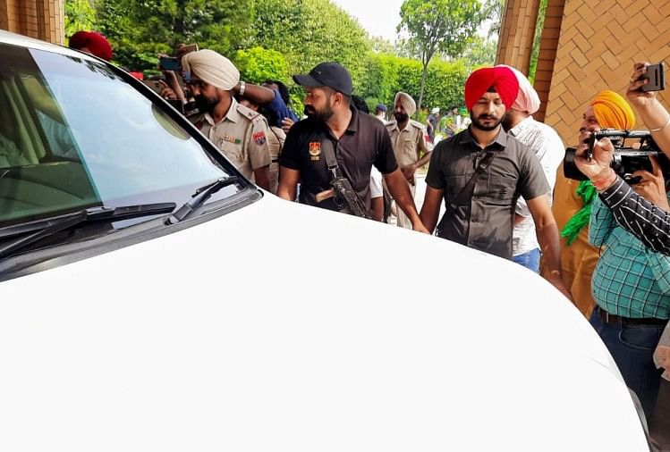 बाजपुर में रुके नवजोत सिंह सिद्धू