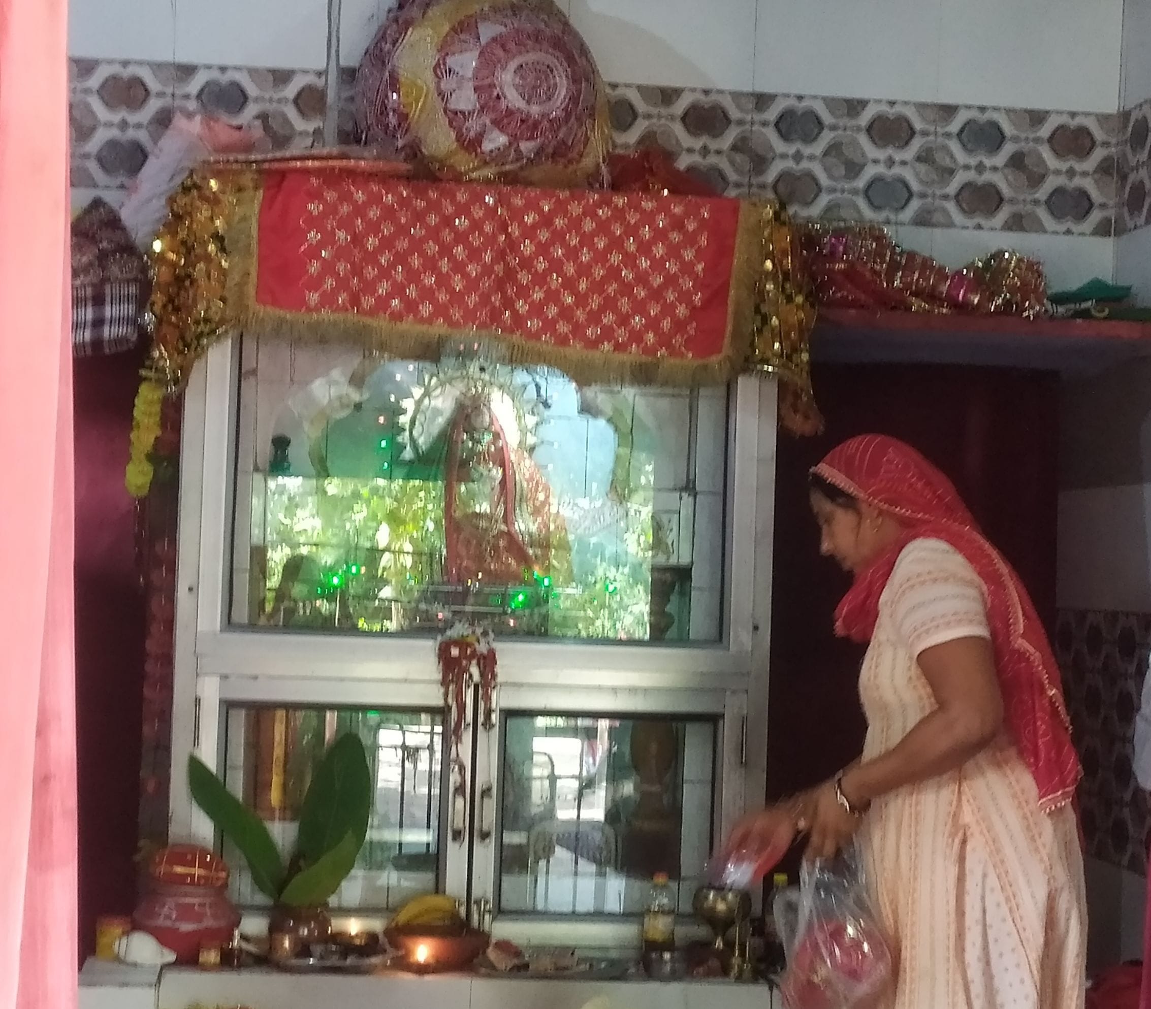 मावड़ी माता मंदिर में स्थापित माता की मूर्ति मावड़ी माता मंदिर में स्थापित माता की मूर्ति