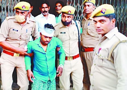 कोर्ट से जेल जाता लवकुश। 