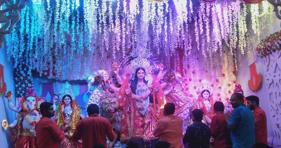 Devotees gathered to worship the Chandraghanta form of mother