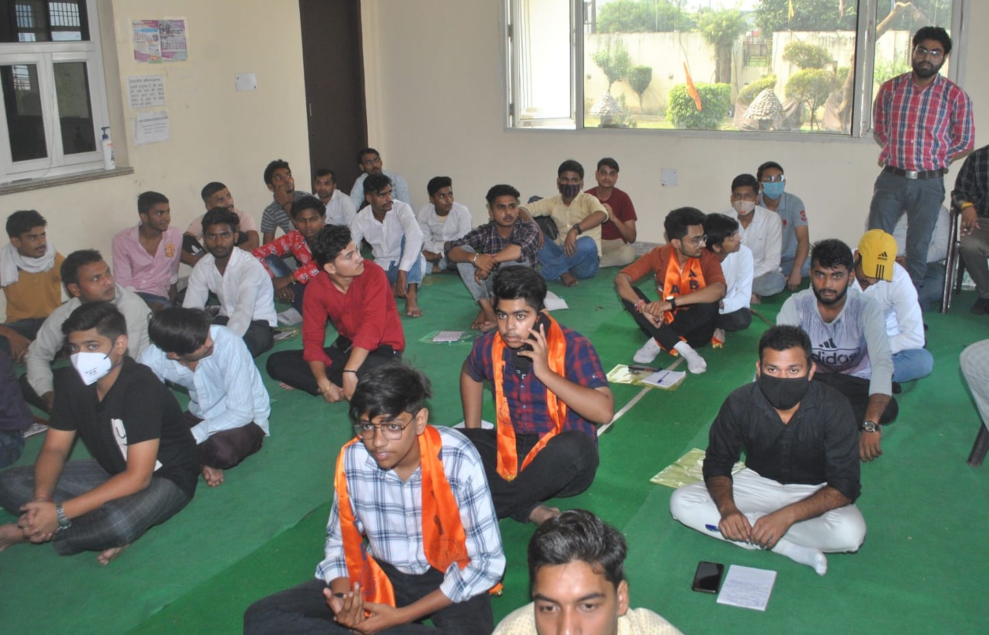 शामली रोकगोल्ड एकेडमी में आयोजित अखिल भारतीय विद्यार्थी परिषद के अभ्यास वर्ग में भाग  लेते छात्?