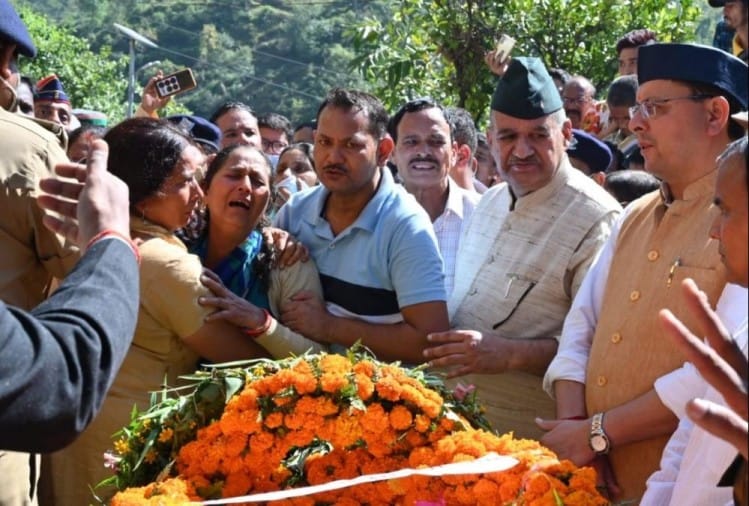 शहीद विपिन की अंत्येष्टि