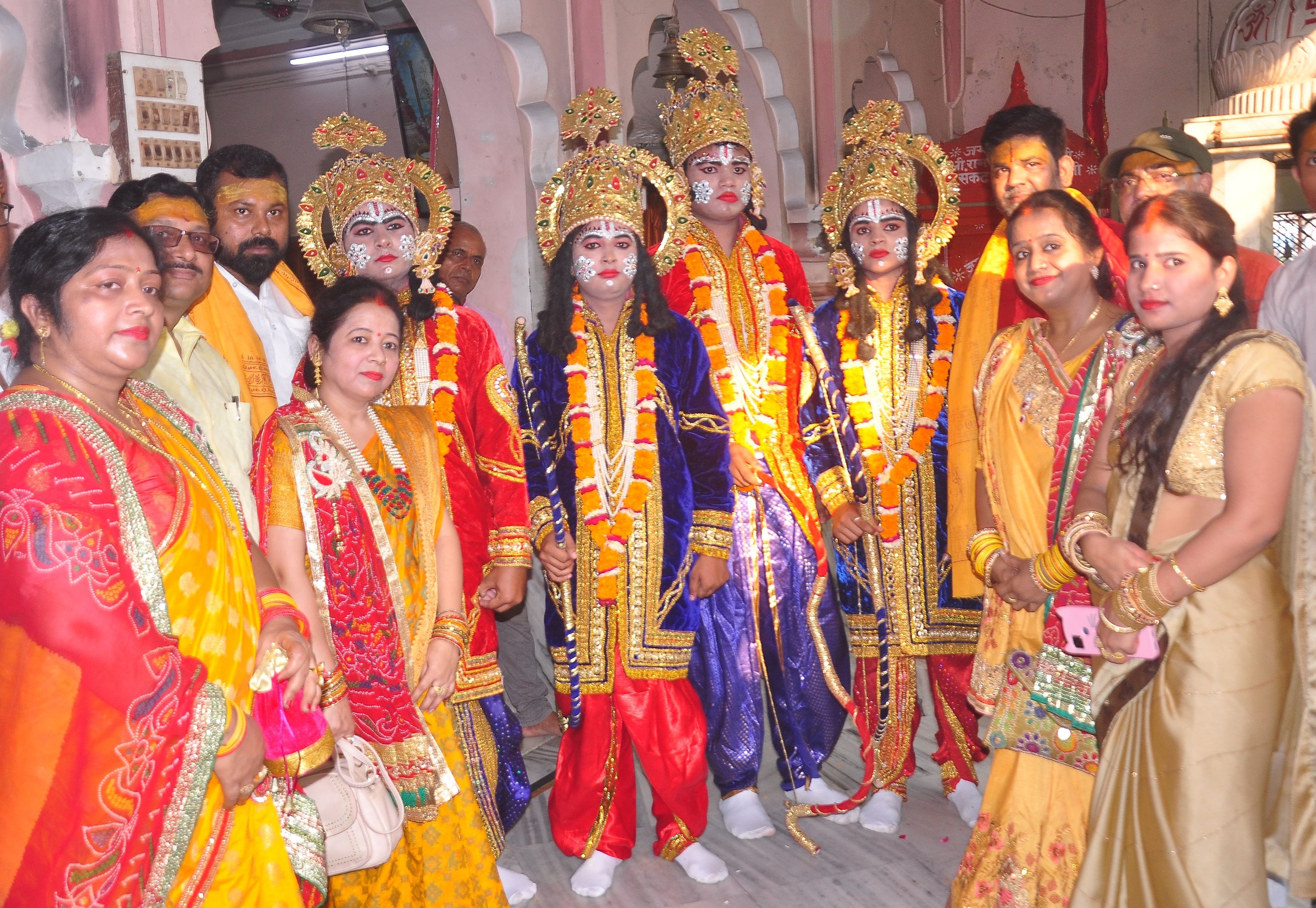 जेलरोड लक्ष्मी नारायण मंदिर दर्शन को पहुंचे राम लक्ष्मण व भरत शत्रुघन। संवाद जेलरोड लक्ष्मी नारायण मंदिर दर्शन को पहुंचे राम लक्ष्मण व भरत शत्रुघन। संवाद