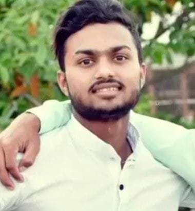 Manav was buying fasting items from Kareena's shop, the school student stabbed to death