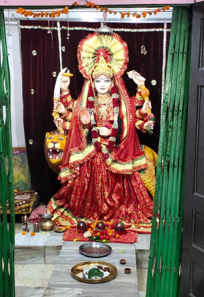 बाबरी के दुर्गा मंदिर में मां भगवती की प्रतिमा। बाबरी के दुर्गा मंदिर में मां भगवती की प्रतिमा।