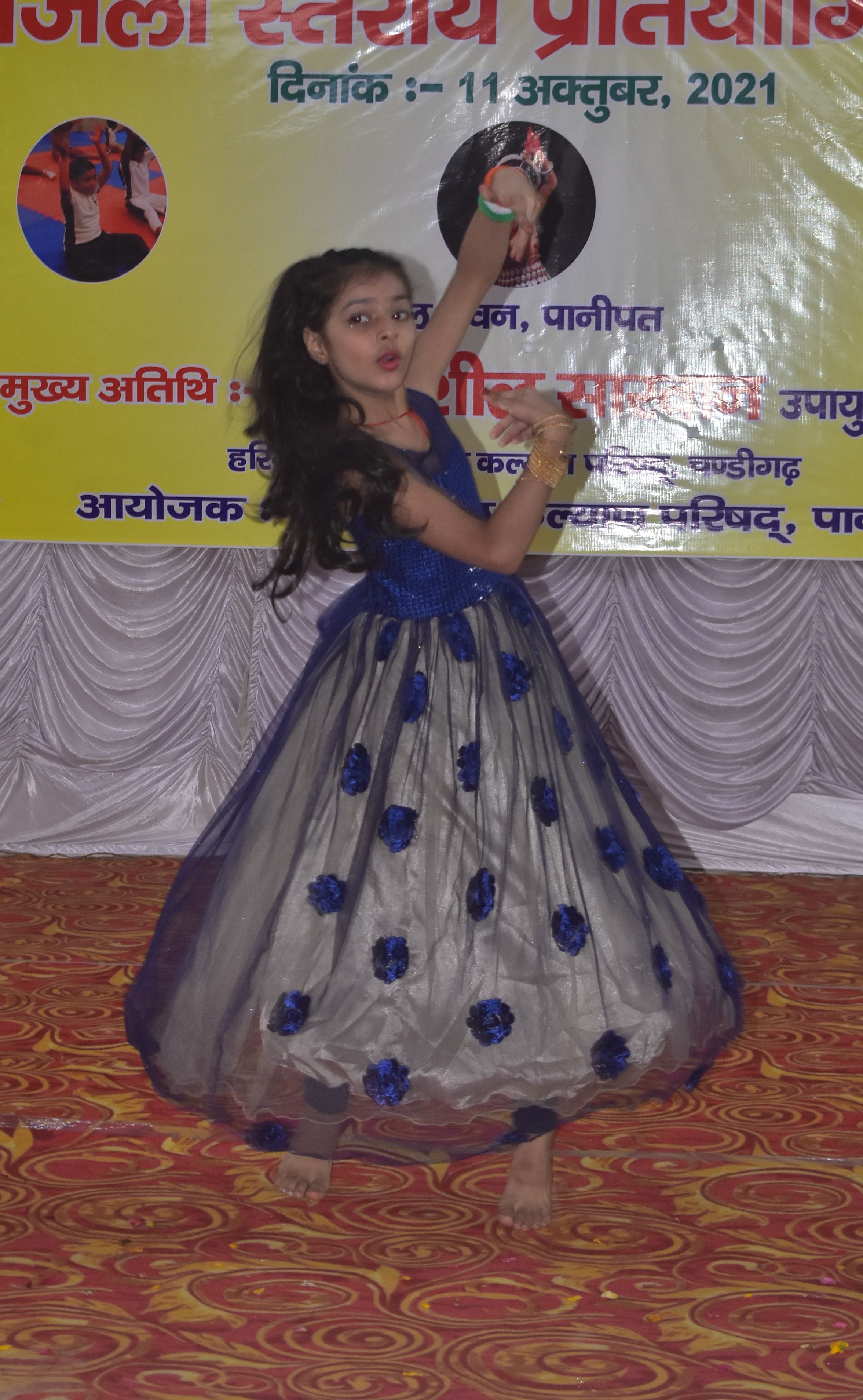 पानीपत। बाल भवन में आयोजित सोलो डांस प्रतियोगता के दौरान प्रस्तुती देती हुई छात्रा । पानीपत। बाल भवन में आयोजित सोलो डांस प्रतियोगता के दौरान प्रस्तुती देती हुई छात्रा ।