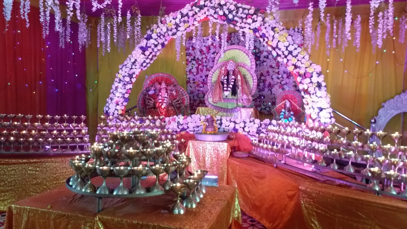 नवरात्रि पर हरि मन्दिर में प्रजलित 251 माता की ज्योति नवरात्रि पर हरि मन्दिर में प्रजलित 251 माता की ज्योति