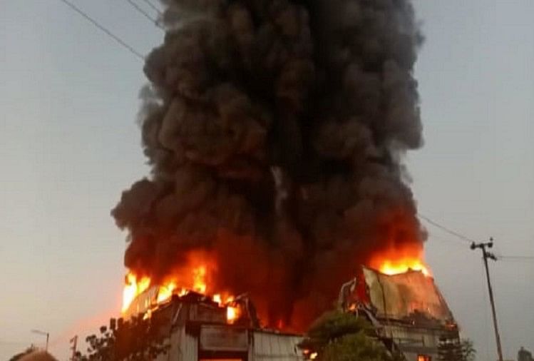 At Least 46 Killed In Taiwan Apartment Fire - ताइवान में बड़ा हादसा: इमारत  में लगी भीषण आग, 46 लोगों की मौत, कई अन्य झुलसे - Amar Ujala Hindi News Live