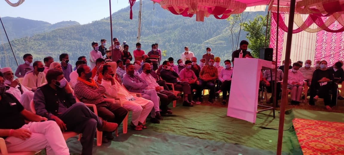 ब्लॉक दिवस पर मौके पर आए हुए ग्रामीण।