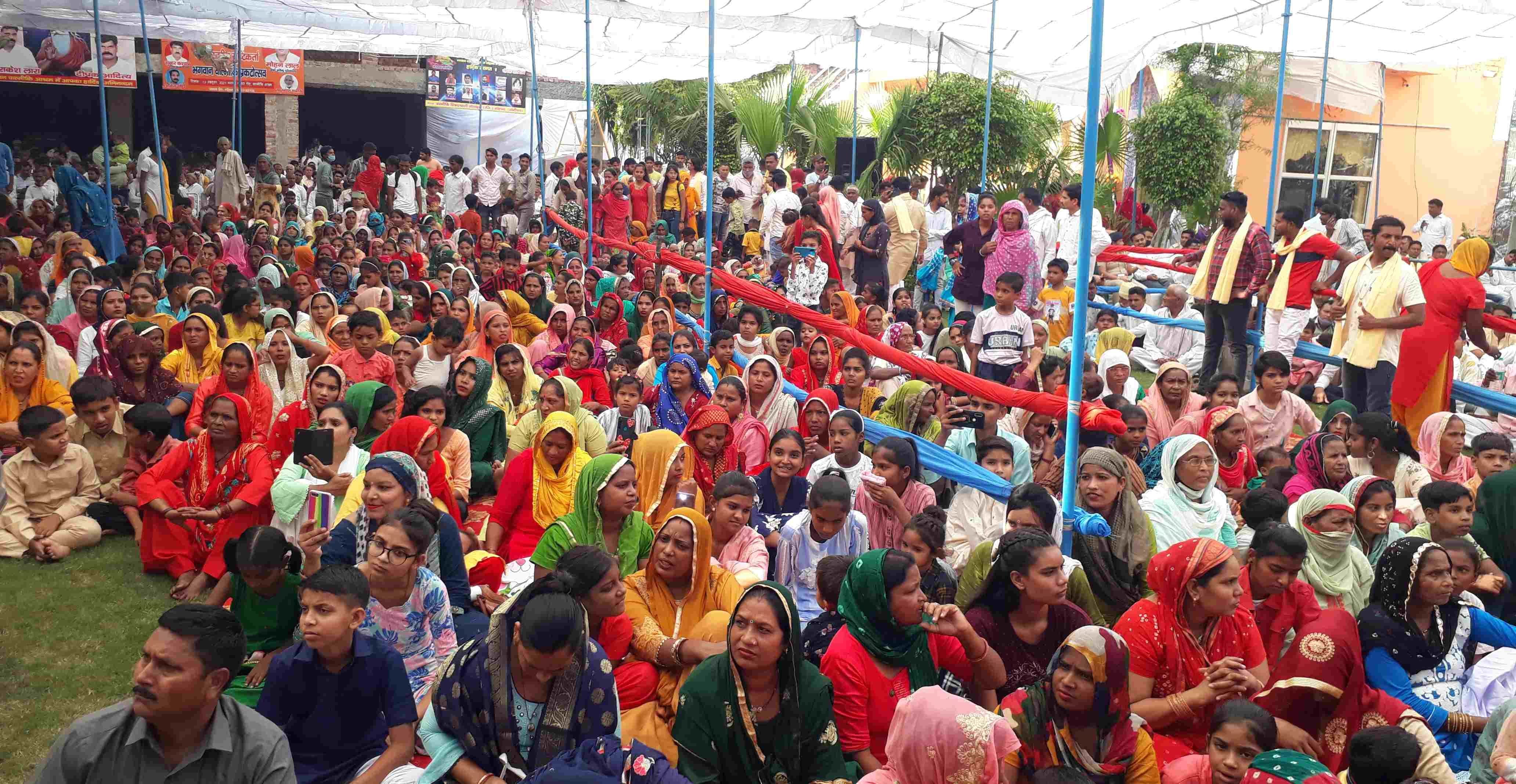 भगवान वाल्मीकि प्रकटोत्सव में पहुंचे श्रद्धालु।  संवाद