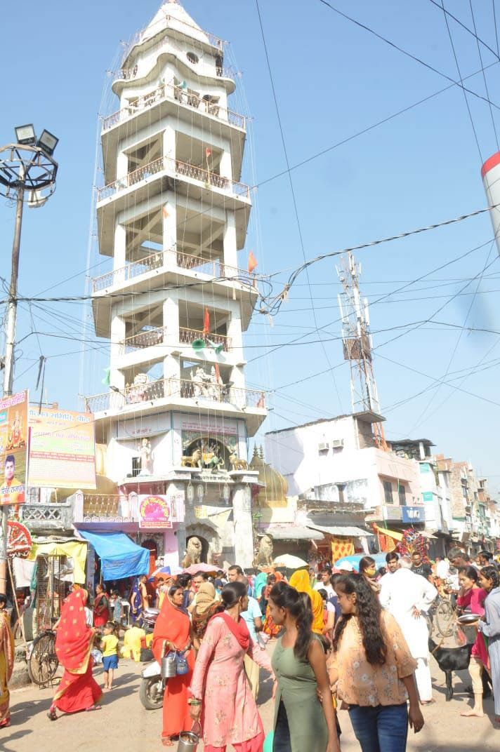 Devotees throng the temple on Navami
