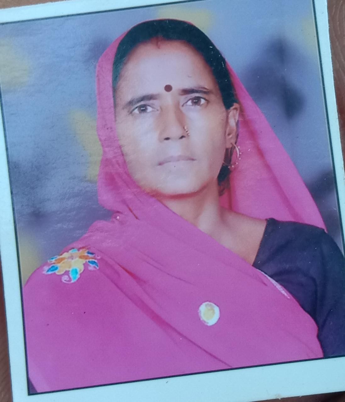 मृतका सरोज देवी का फाइल फोटो। मृतका सरोज देवी का फाइल फोटो।