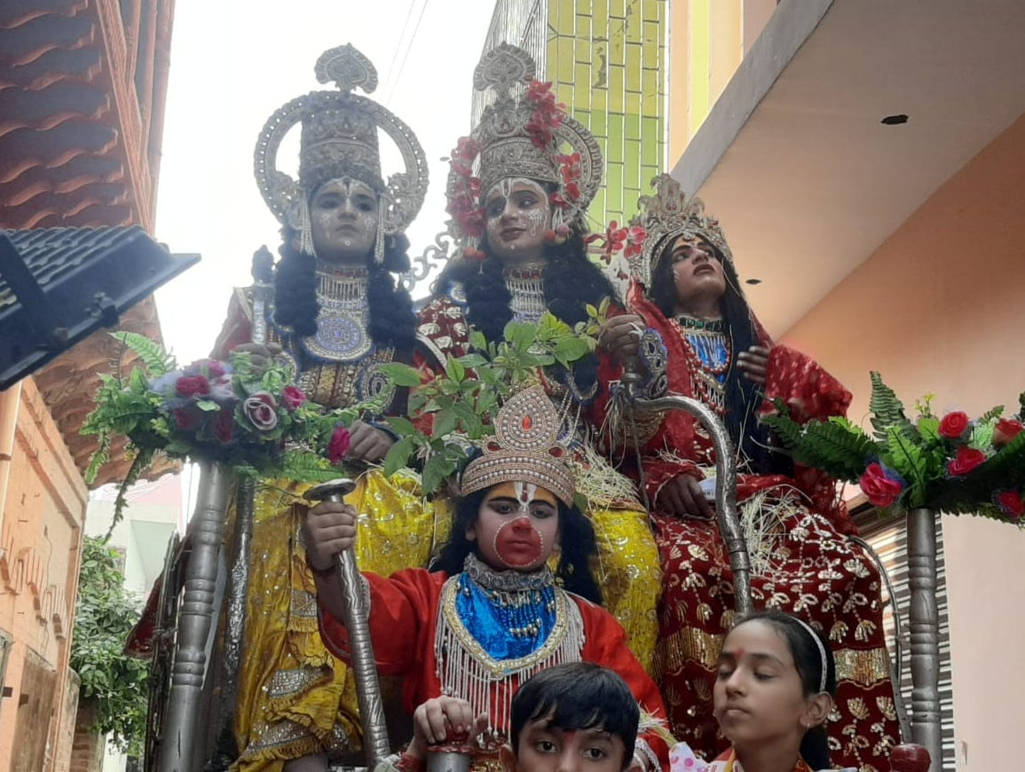 कांधला में निकली शोभा यात्रा कांधला में निकली शोभा यात्रा