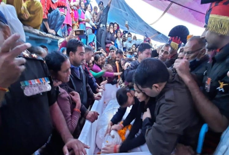 शहीद सूबेदार अजय सिंह रौतेला का पार्थिव शरीर पहुंचा घर
